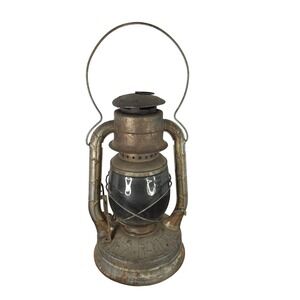 Vintage Dietz No 2 D-Lite Kerosene Lantern‎ Black Glass Globe Rustic Americana